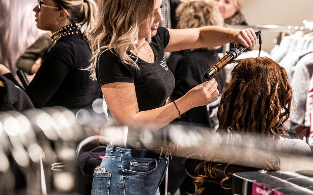 Coiffeuse à domicile à Castelginest : profitez d’un salon de coiffure chez vous